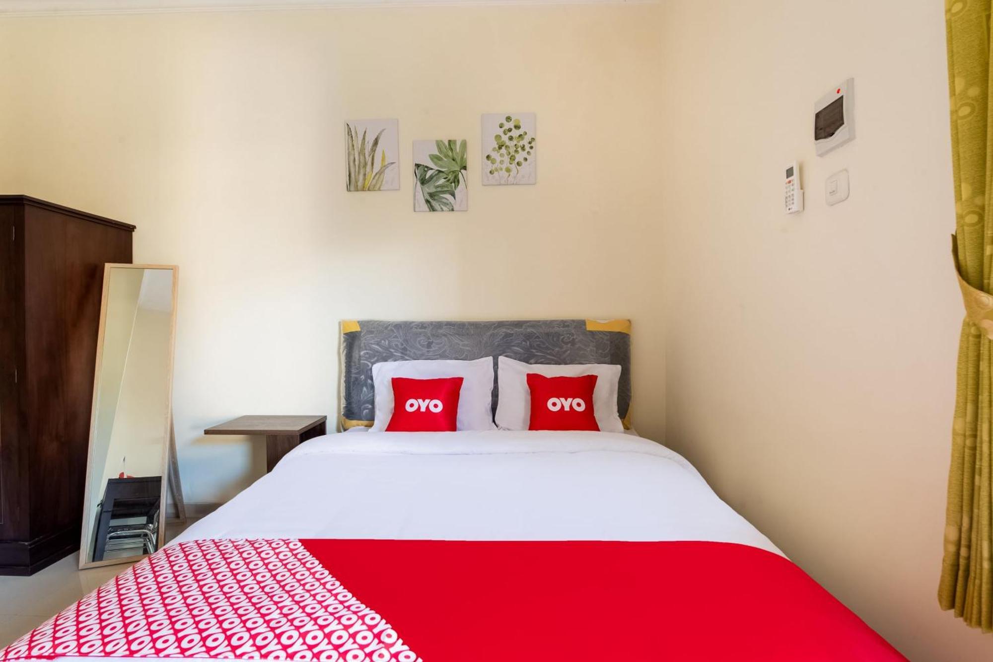 Oyo Life 3398 Griya Rm 19 Syariah Hotel Surabaia Exterior foto