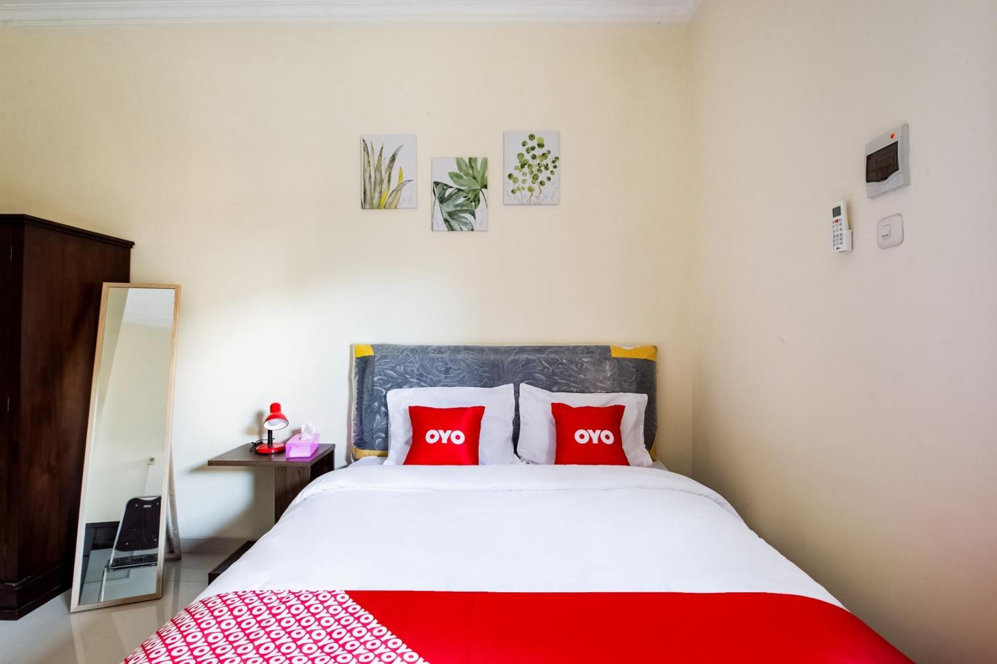 Oyo Life 3398 Griya Rm 19 Syariah Hotel Surabaia Exterior foto